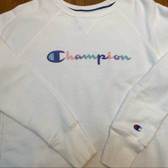 SOLD!!!!!! SIX Women’s Sweatshirts Bundle - Picture 6 of 13